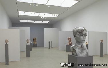 张晓刚纽约佩斯画廊铜雕展