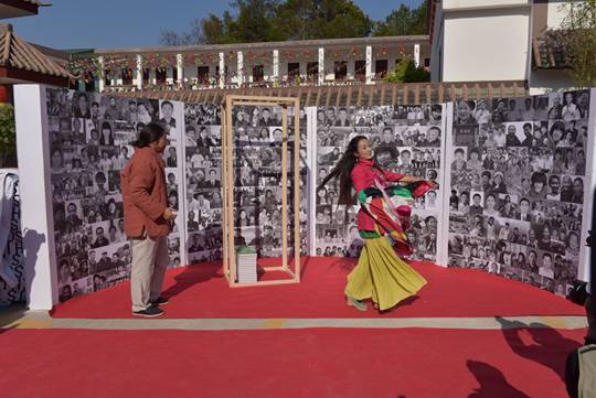 开幕式现场,著名舞蹈家付丽红上演"给力"舞